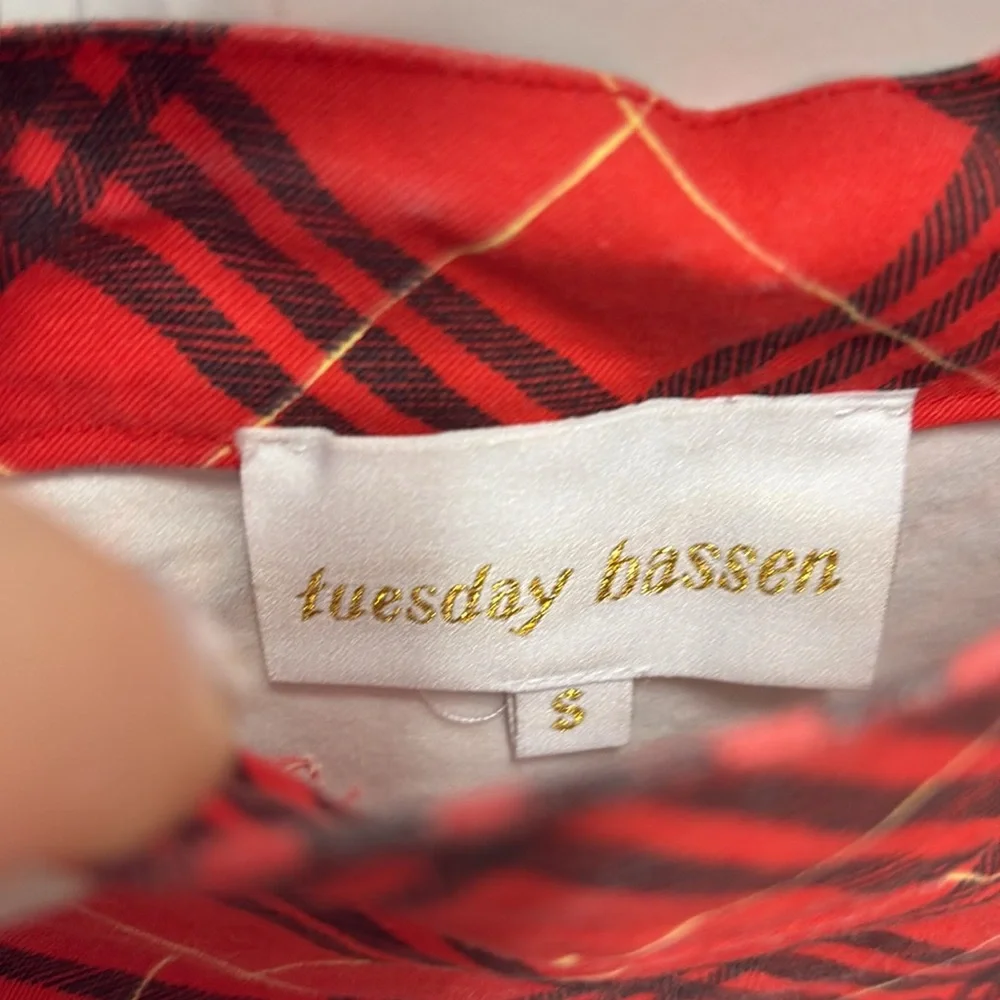 Tuesday Bassen size small